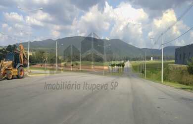 Imagem: O terreno possui 5.250m² de Área Privada e está localizado