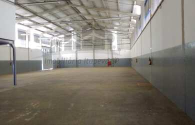 Imagem: O depósito possui 2 Banheiros, 1.250m² de Área Privada e