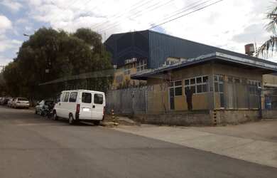 Imagem: O depósito possui 2 Banheiros, 6.500m² de Área, 3.250m²