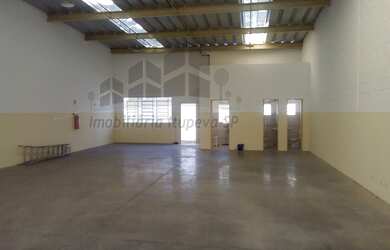 Imagem: O depósito possui 1 Banheiro, 180m² de Área e está localizado