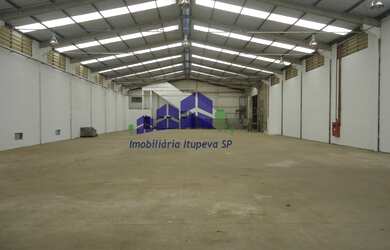 Imagem: O depósito possui 2 Banheiros, 3.857m² de Área Privada e