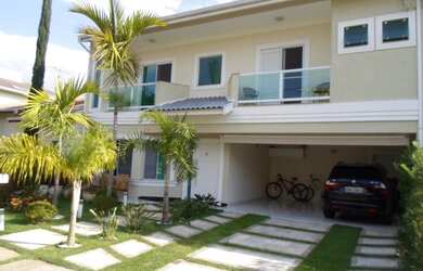 Imagem: A casa em condomínio possui 3 Dormitórios, 3 Suítes, 2 Banheiros