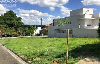 Imagem: O terreno possui 476m² de Área Privada e está localizado