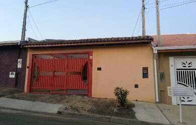 Imagem: A casa possui 1 Dormitório, 1 Banheiro, 4 Vagas na garagem