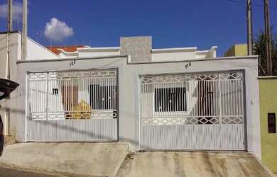 Imagem: A casa possui 3 Dormitórios, 1 Suíte e 140m² de Área e está