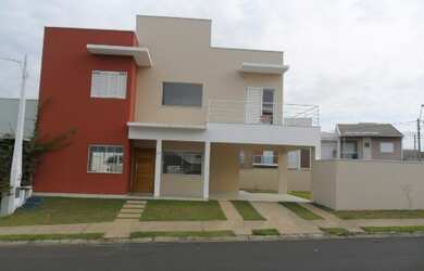 Imagem: A casa em condomínio possui 3 Dormitórios, 1 Suíte, 3 Banheiros