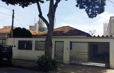 Imagem: A casa possui 3 Dormitórios, 1 Suíte, 3 Banheiros, 2 Vagas