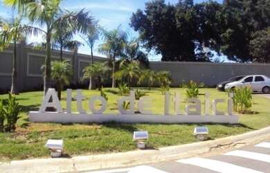 Imagem: O terreno possui 402m² de Área Privada e está localizado