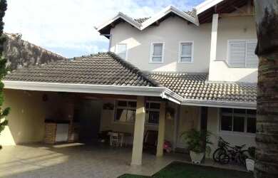 Imagem: A casa possui 3 Dormitórios, 1 Suíte, 1 Banheiro, 250m² de