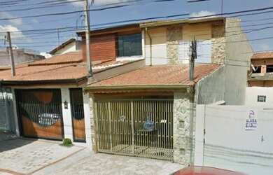 Imagem: A casa possui 3 Dormitórios, 1 Suíte, 3 Banheiros, 2 Vagas