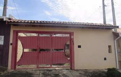 Imagem: A casa possui 1 Dormitório, 1 Banheiro, 2 Vagas na garagem