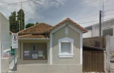 Imagem: A casa possui 2 Dormitórios, 1 Banheiro, 300m² de Área e