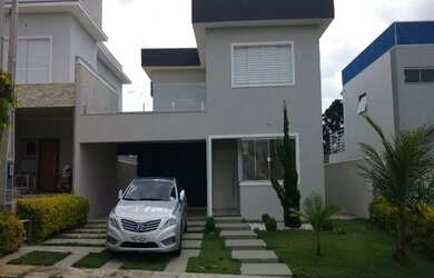 Imagem: A casa em condomínio possui 3 Dormitórios, 3 Suítes, 5 Banheiros