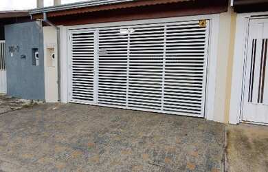 Imagem: A casa possui 2 Dormitórios, 1 Suíte, 2 Banheiros, 150m²