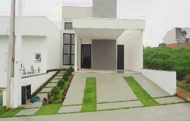 Imagem: A casa em condomínio possui 3 Dormitórios, 1 Suíte, 2 Banheiros