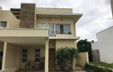 Imagem: A casa em condomínio possui 3 Dormitórios, 3 Banheiros, 2