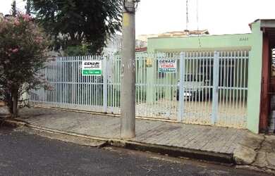 Imagem: A casa possui 4 Dormitórios, 1 Banheiro, 505m² de Área e