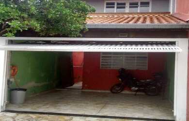 Imagem: A casa possui 4 Dormitórios, 2 Banheiros, 2 Vagas na garagem