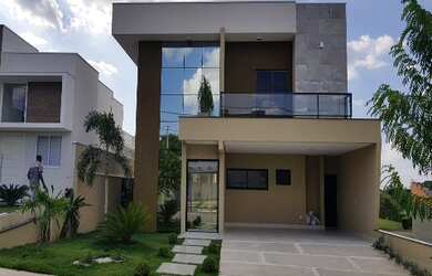 Imagem: A casa em condomínio possui 3 Dormitórios, 3 Suítes, 5 Banheiros