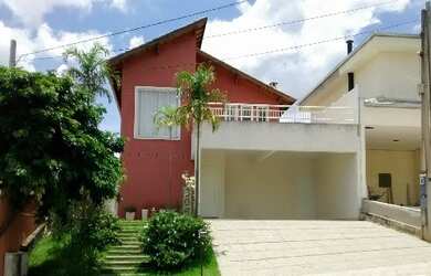 Imagem: A casa em condomínio possui 3 Dormitórios, 1 Suíte, 2 Banheiros