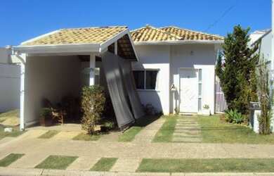 Imagem: A casa em condomínio possui 3 Dormitórios, 1 Suíte, 2 Banheiros