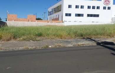 Imagem: O terreno possui 472m² de Área Privada e está localizado