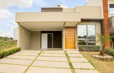 Imagem: A casa em condomínio possui 3 Dormitórios, 1 Suíte, 2 Banheiros