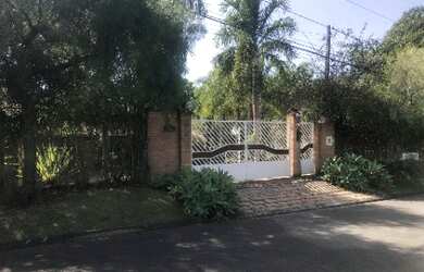 Imagem: A chácara à venda possui 3 Dormitórios, 2 Suítes e 2500m²