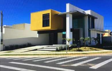 Imagem: A casa em condomínio possui 3 Dormitórios, 3 Suítes, 4 Banheiros