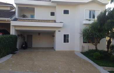 Imagem: A casa em condomínio possui 4 Dormitórios, 3 Suítes, 7 Banheiros