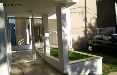 Imagem: O apartamento possui 2 Dormitórios, 1 Banheiro, 2 Vagas na