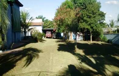 Imagem: A chácara possui 3 Dormitórios, 1 Suíte, 8 Vagas na garagem