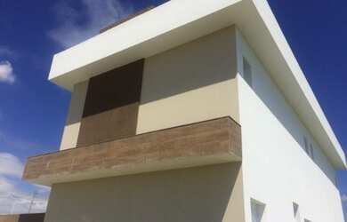 Imagem: A casa possui 2 Dormitórios, 1 Suíte, 2 Banheiros, 2 Vagas