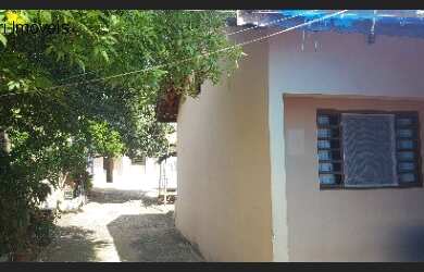 Imagem: A casa possui 2 Dormitórios, 3 Banheiros, 1 Vaga na garagem