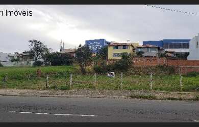 Imagem: O terreno possui 596m² de Área Privada e está localizado