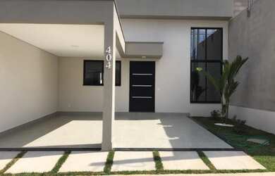 Imagem: A casa em condomínio possui 3 Dormitórios, 1 Suíte, 2 Banheiros