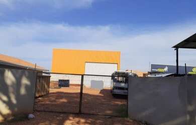 Imagem: O depósito possui 3 Banheiros e 1000m² de Área e está localizado