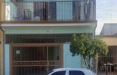 Imagem: A casa possui 6 Dormitórios, 1 Suíte, 150m² de Área e está