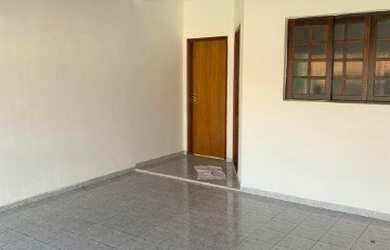 Imagem: A casa possui 2 Dormitórios, 1 Suíte e 125m² de Área e está