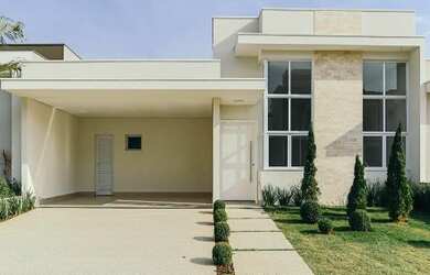 Imagem: A casa em condomínio possui 3 Dormitórios, 3 Suítes, 2 Vagas