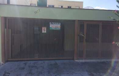 Imagem: A casa possui 2 Dormitórios, 1 Banheiro e 2 Vagas na garagem