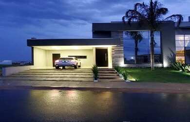 Imagem: A casa em condomínio possui 3 Dormitórios, 3 Suítes, 5 Banheiros