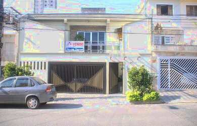 Imagem: A casa possui 5 Dormitórios, 1 Suíte, 2 Banheiros, 2 Vagas