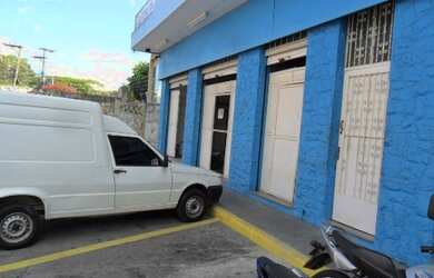 Imagem: A sala comercial possui 1 Banheiro, 1 Vaga na garagem e 104m²