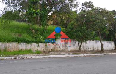 Imagem: O terreno possui 510m² de Área Privada e está localizado