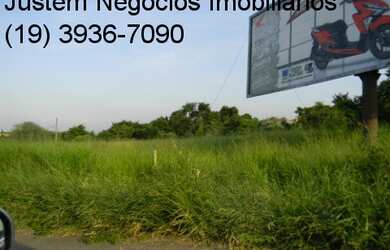 Imagem: O terreno possui 2475m² de Área Privada e está localizado