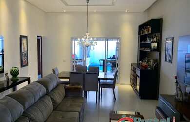 Imagem: A casa possui 3 Dormitórios, 1 Suíte, 3 Banheiros, 2 Vagas