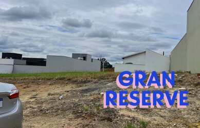 Imagem: O terreno possui 300m² de Área Privada e está localizado