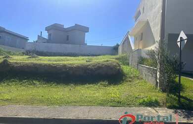 Imagem: O terreno possui 360m² de Área Privada e está localizado