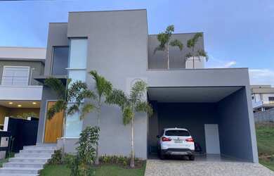 Imagem: A casa em condomínio possui 4 Dormitórios, 4 Suítes, 6 Banheiros